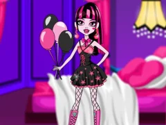 שפּיל Delicate Dracula Dress Up אָנליין