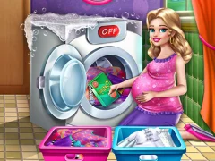 שפּיל Mommy washing clothes אָנליין