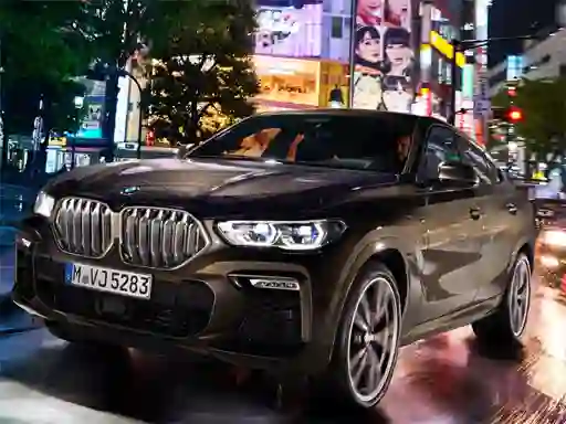 שפּיל BMW X6 M50I אָנליין