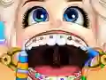 שפּיל Baby Elsa Wears A Brace אָנליין