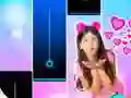 שפּיל Maria Clara e JP Piano Game Tiles אָנליין