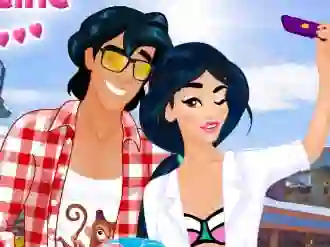 שפּיל Couple Travel Selfie אָנליין
