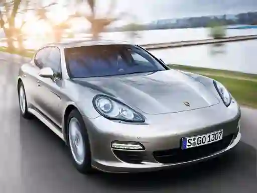 שפּיל Porsche Panamera Puzzle אָנליין